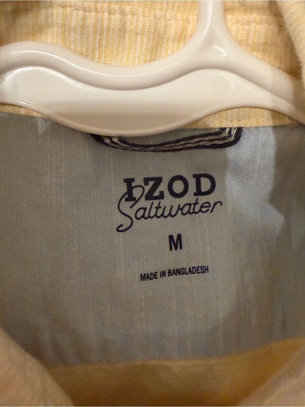 Izod Saltwater Men's Casual Button-Down Shirt in Pale Yellow